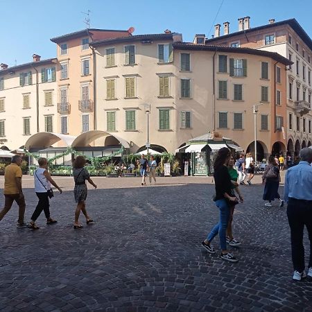 "A Casa Di Giacomo" Luxury Rooms Con Aria Condizionata Bergamo Exteriör bild