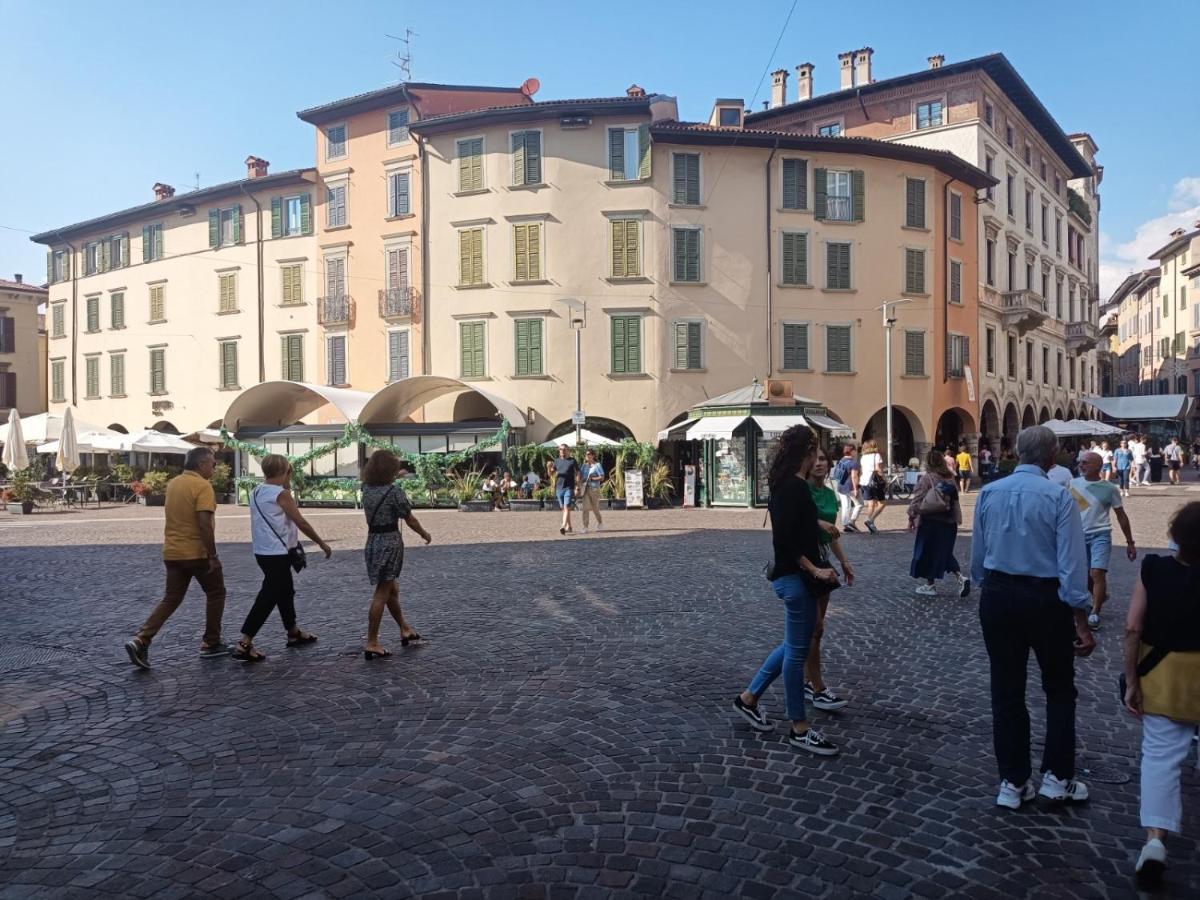 "A Casa Di Giacomo" Luxury Rooms Con Aria Condizionata Bergamo Exteriör bild